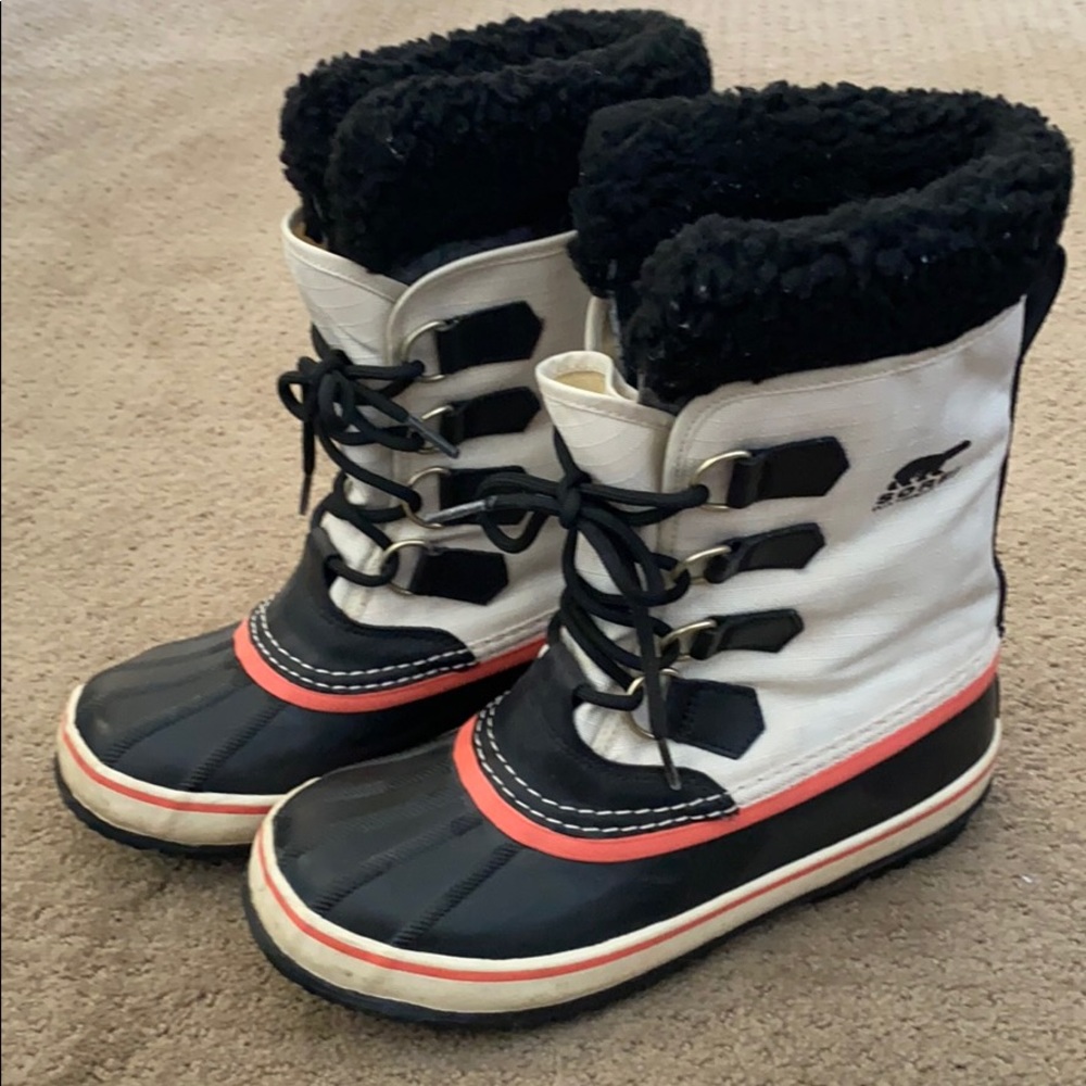 Sorel Boots - Picture 4 of 6